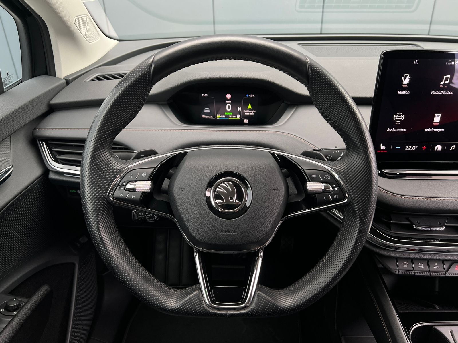 Fahrzeugabbildung SKODA Enyaq iV 80 Suite *AHK, Wärmepumpe, DCC, LED*