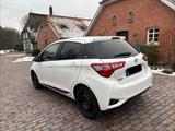Toyota Yaris 111 PS Navi Top-gepflegt+Winterr. Benziner