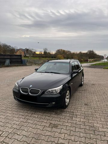 BMW 525i Touring E61