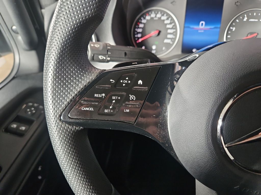 Fahrzeugabbildung Mercedes-Benz Sprinter 319 CDI Kasten L2H2 4x4 Schwingsitz LED