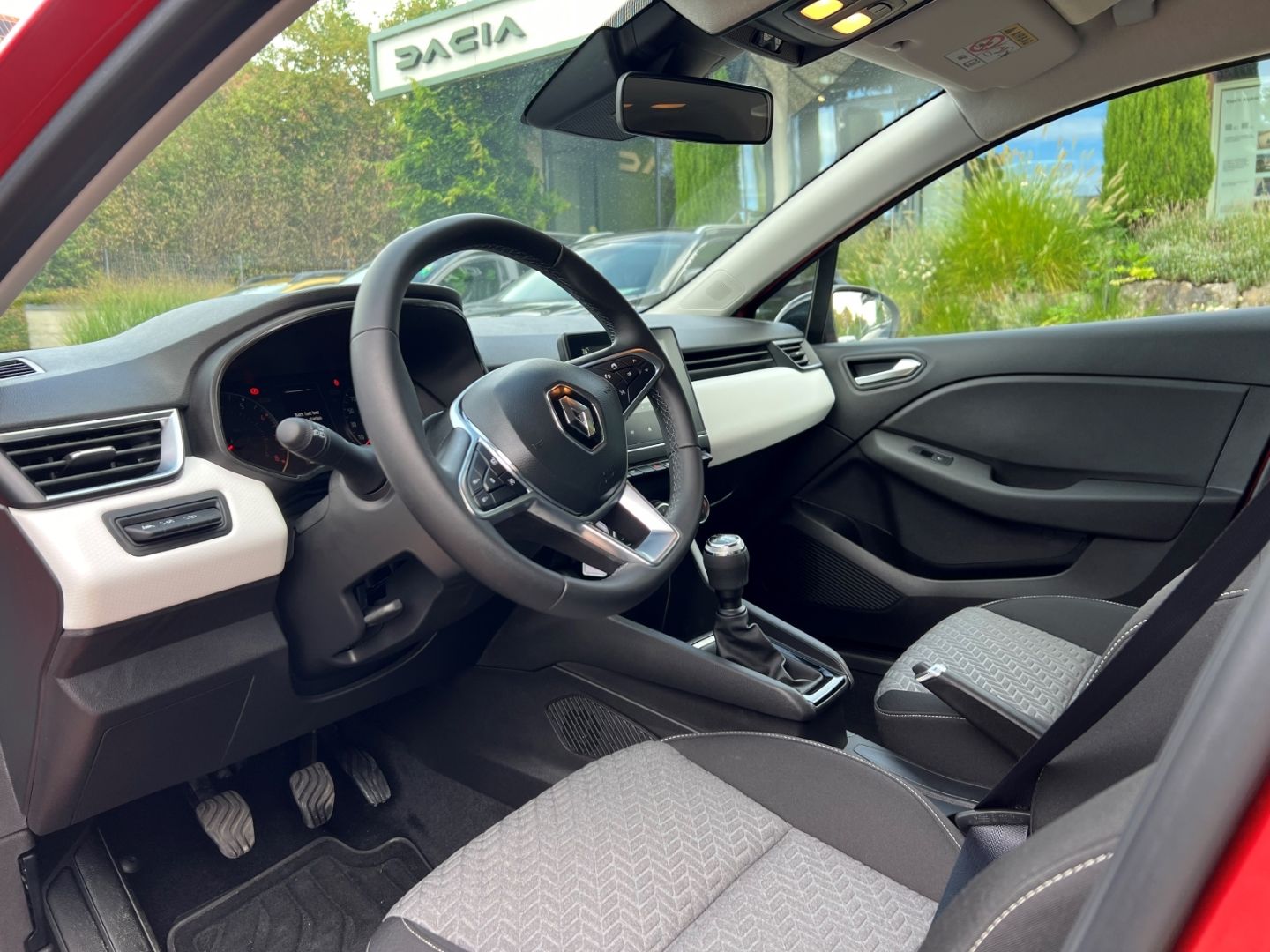 Fahrzeugabbildung Renault Clio V Evolution Navi Digitales Cockpit LED Appl