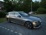Mercedes-Benz E 220 d T Autom. -