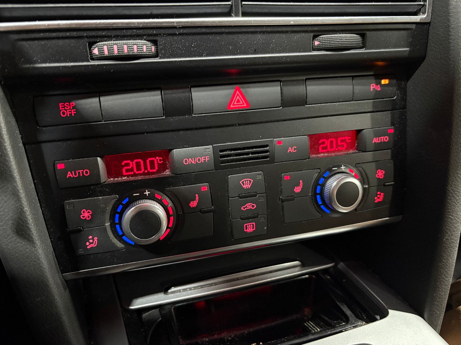 Fahrzeugabbildung Audi A6 Avant 2.0 TDI/NAVI/PDC/KLIMA/SHZ/TEMPOMAT