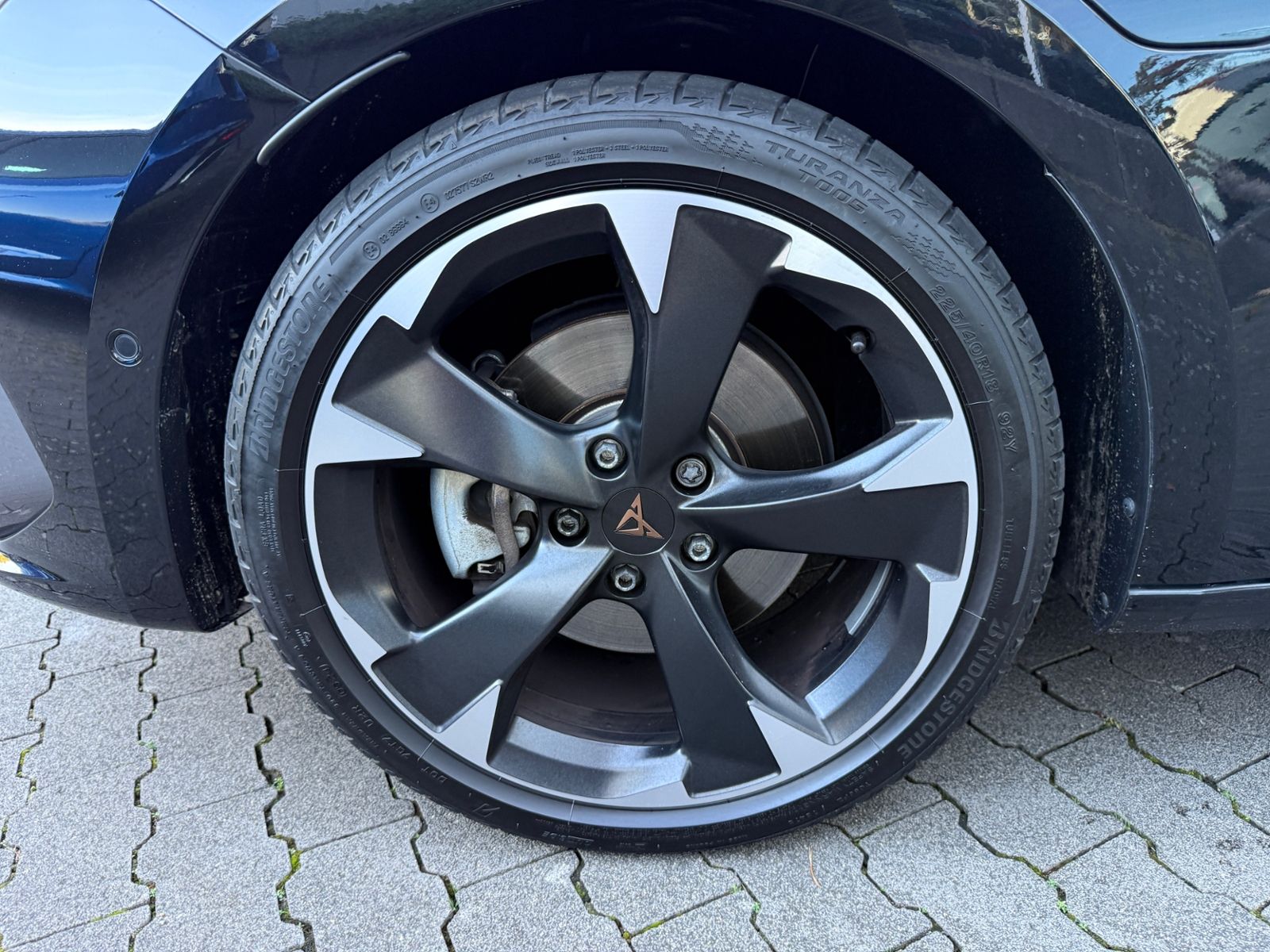 Fahrzeugabbildung CUPRA Leon 1.4 e-Hybrid VZ SHZ NAVI DAB