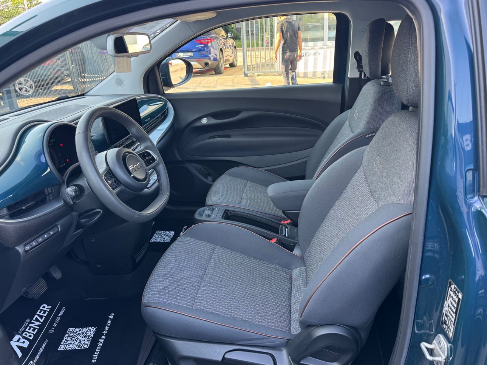 Fahrzeugabbildung Fiat 500 e Icon/Cabrio/ACC/LED/Navigation/R-Cam/42kWh