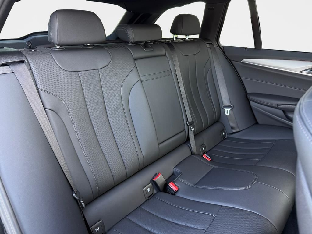 BMW 530i Touring Aut. AHK Business RFK SHZ Driv.Ass foto 15