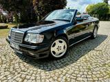 Mercedes-Benz E 320 Cabriolet Automatic - AMG Pack - Mercedes-Benz E 320: AMG