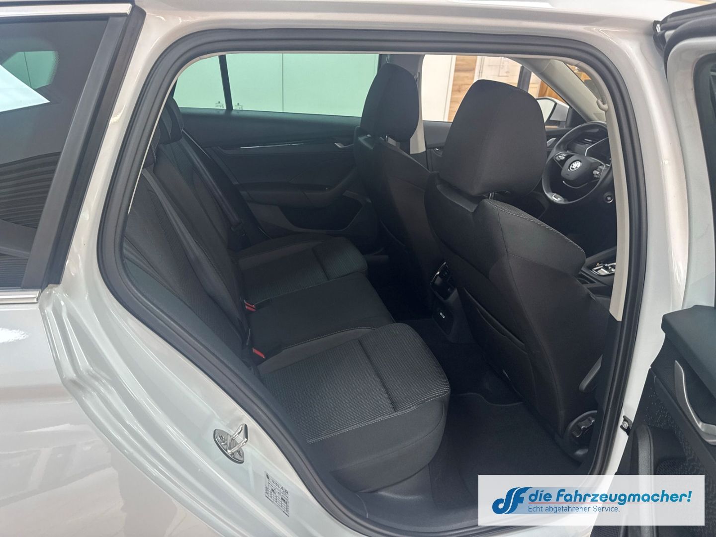 Fahrzeugabbildung SKODA Octavia Combi 1.5 TSI mHEV 85 kW Selection Navi