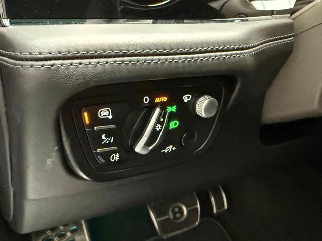 Bentley Bentley Bentayga 4.0 V8, 7 Sitzer, Massage,Pano,