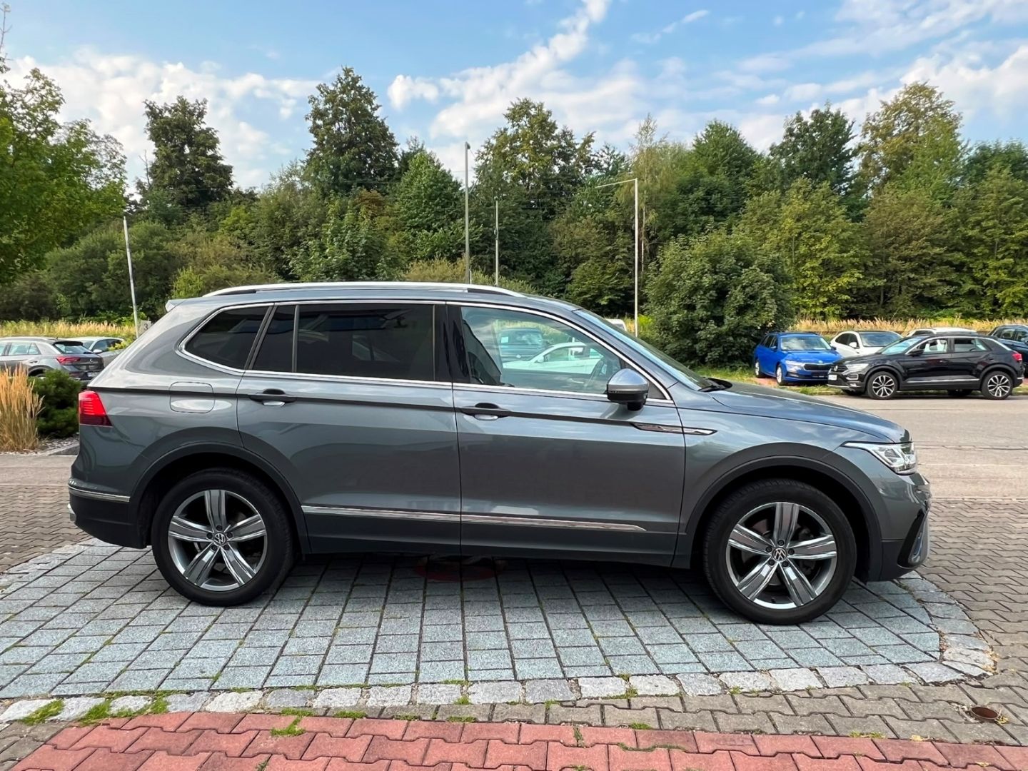Tiguan Allspace 2.0TDI DSG - APP*LEDER*7SITZ*1HD