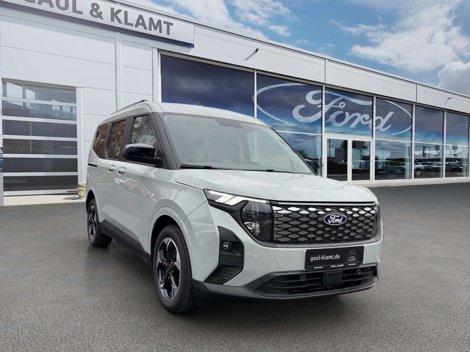 Fahrzeugabbildung Ford Tourneo Courier eMotor BEV Titanium