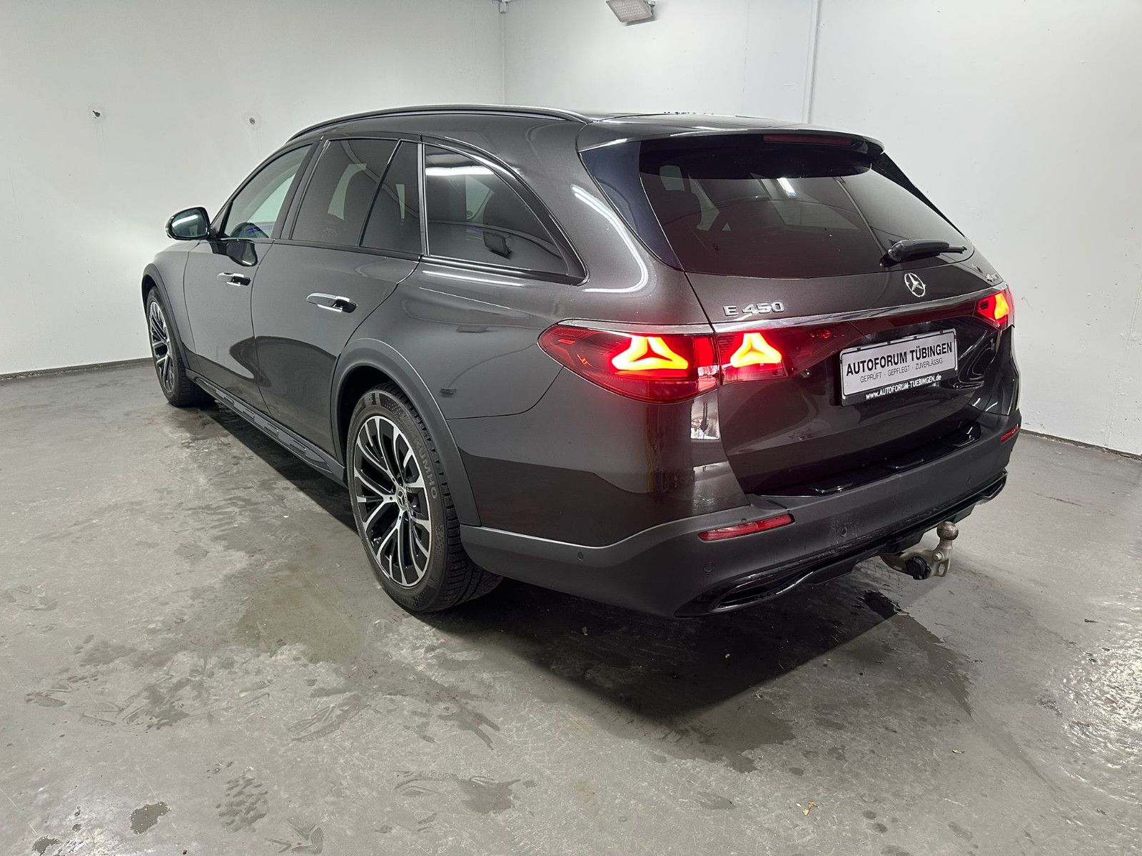 Fahrzeugabbildung Mercedes-Benz E 450 4MATIC T All-Terrain Autom. *AHK*AMBIENTE*