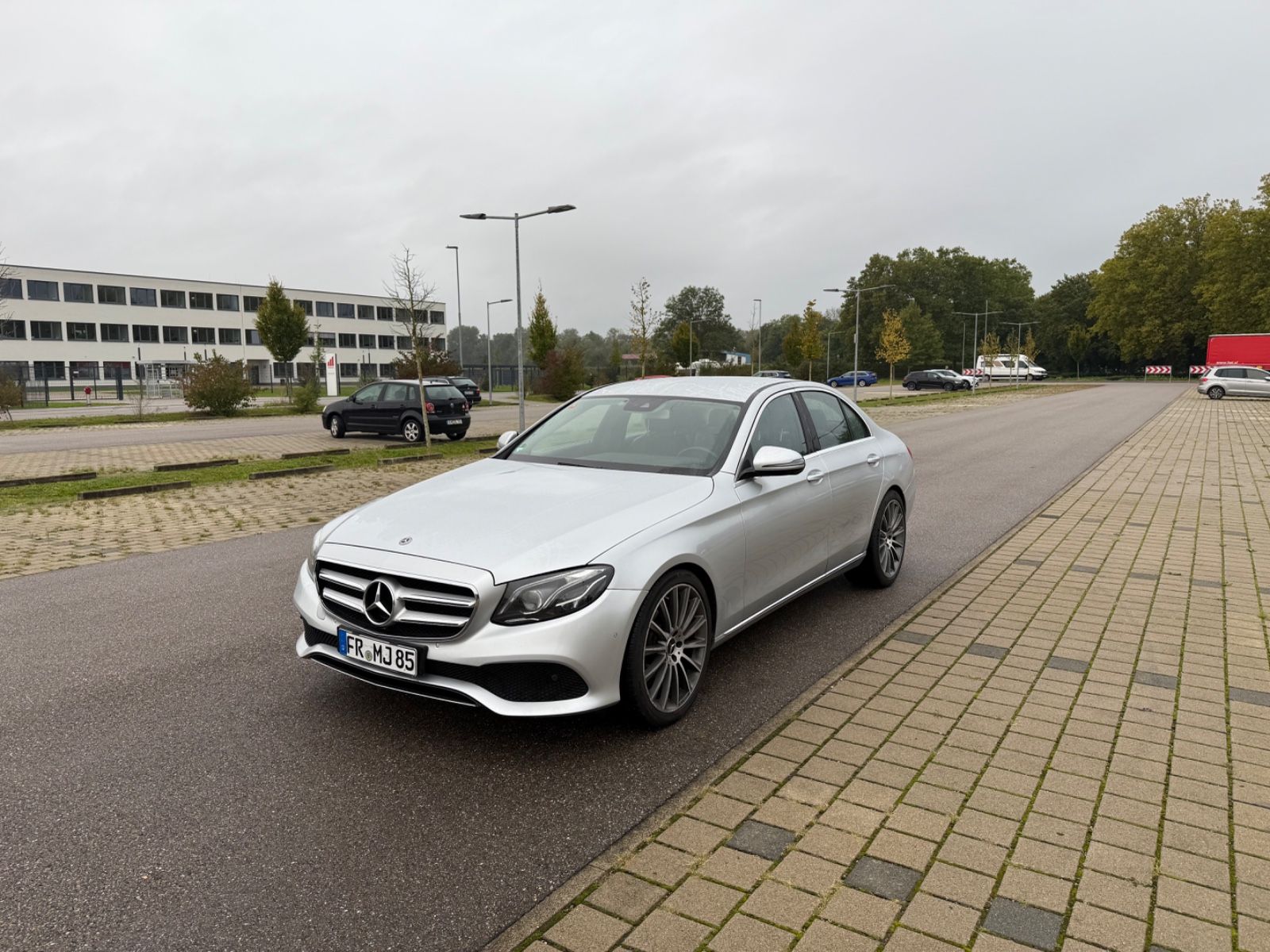 MERCEDES-BENZ E 220 d AVANTGARDE Autom. AVANTGARDE