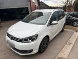 Volkswagen VW Touran 1.6 TDI Turbo Neu, Zahnriemen Ne... - Volkswagen Touran: Zahnriemen