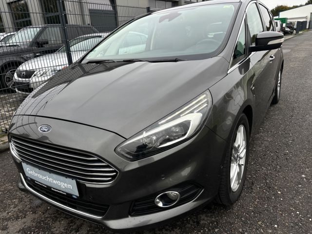 Ford S-MAX 2.0 TDCi Titanium Navi+/Panorama/7P-Voll!