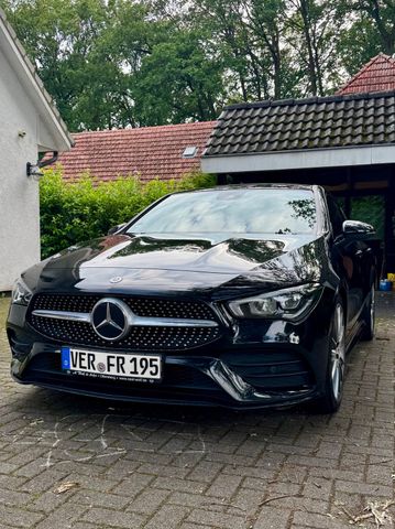 MERCEDES-BENZ Mercedes-Benz CLA 200 d Shooting Brake AMG Line