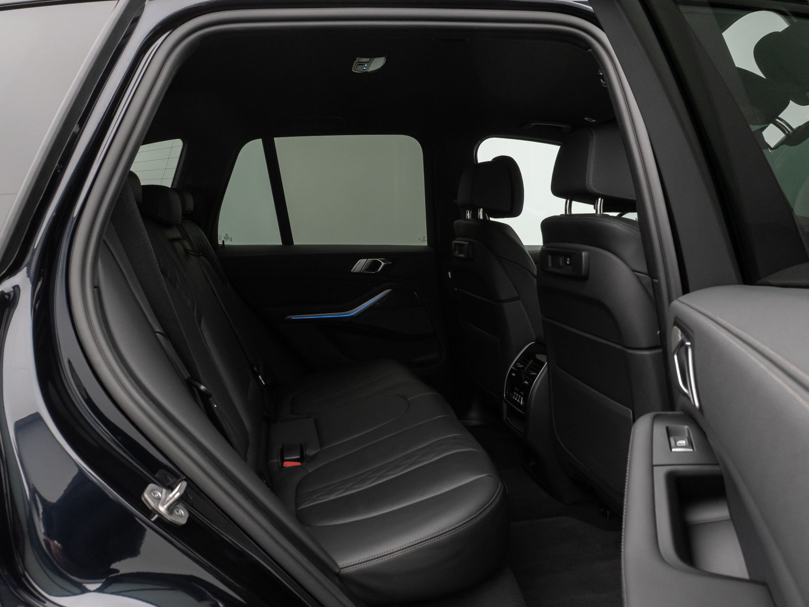 Fahrzeugabbildung BMW X5 xD45e M Sport 360°Laser HUD DAB H/K Komfort