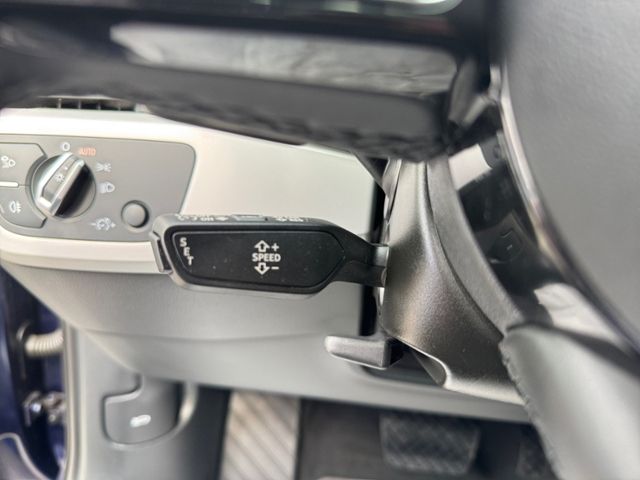 Fahrzeugabbildung Audi A4 Avant 30 TDI 136 PS S tronic MMI SHZG PDC AC