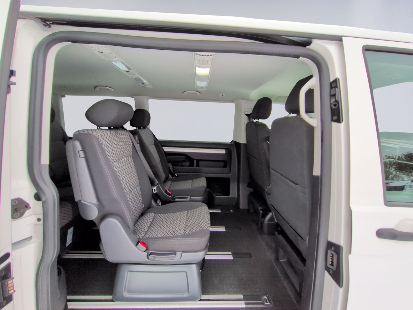 T6.1 Multivan 2.0 TDI DSG KAMERA+STHZ+LED+APP