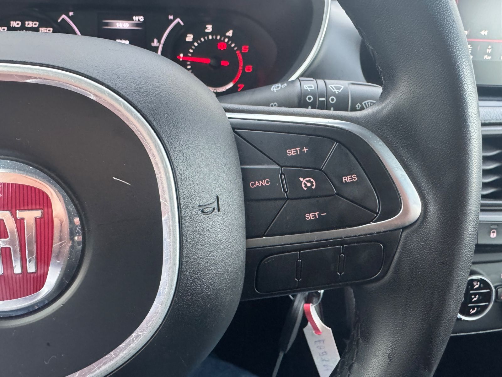 Fahrzeugabbildung Fiat Tipo Mirror Navi+Kamera