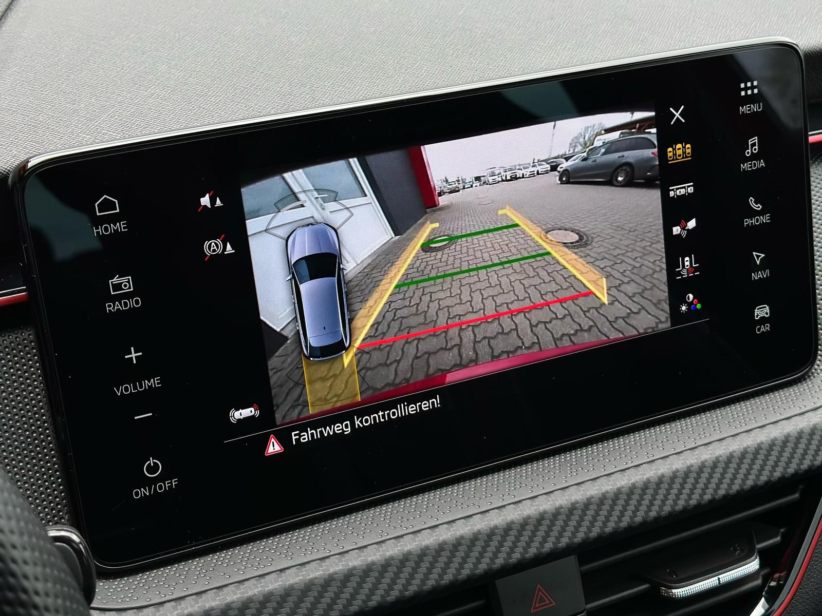SKODA Scala 1.0TSI MONTE CARLO MATRIX#AHK#KEYLESS#SPUR - Image 21