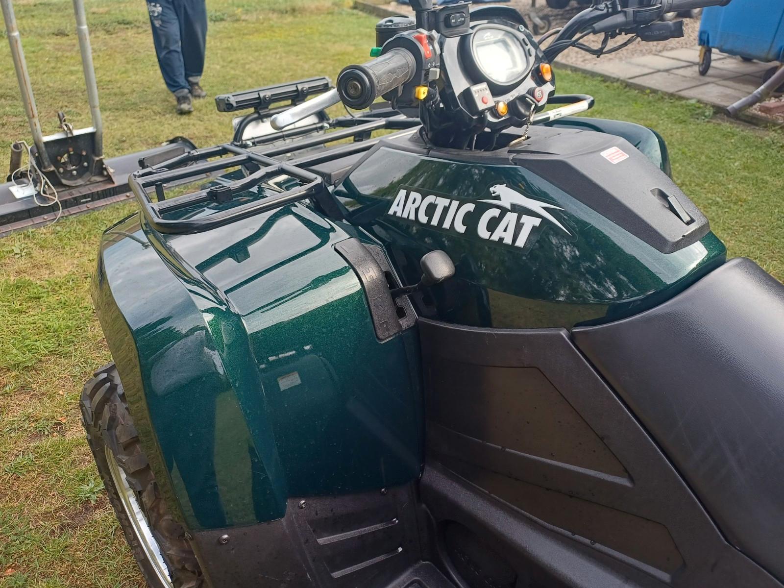 Arctic Cat 550 2014 — вигляд ззаду