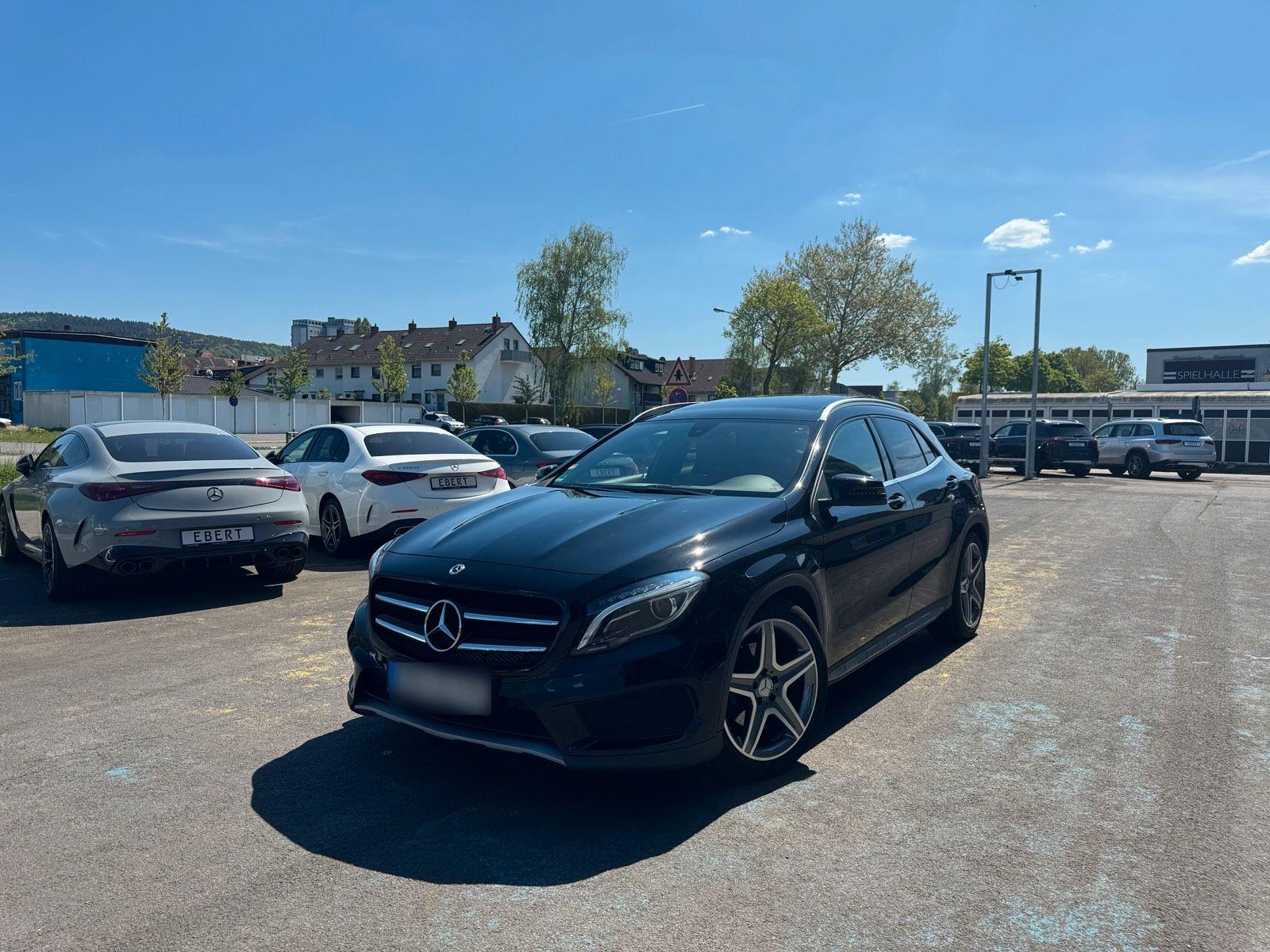 Mercedes-Benz GLA 220