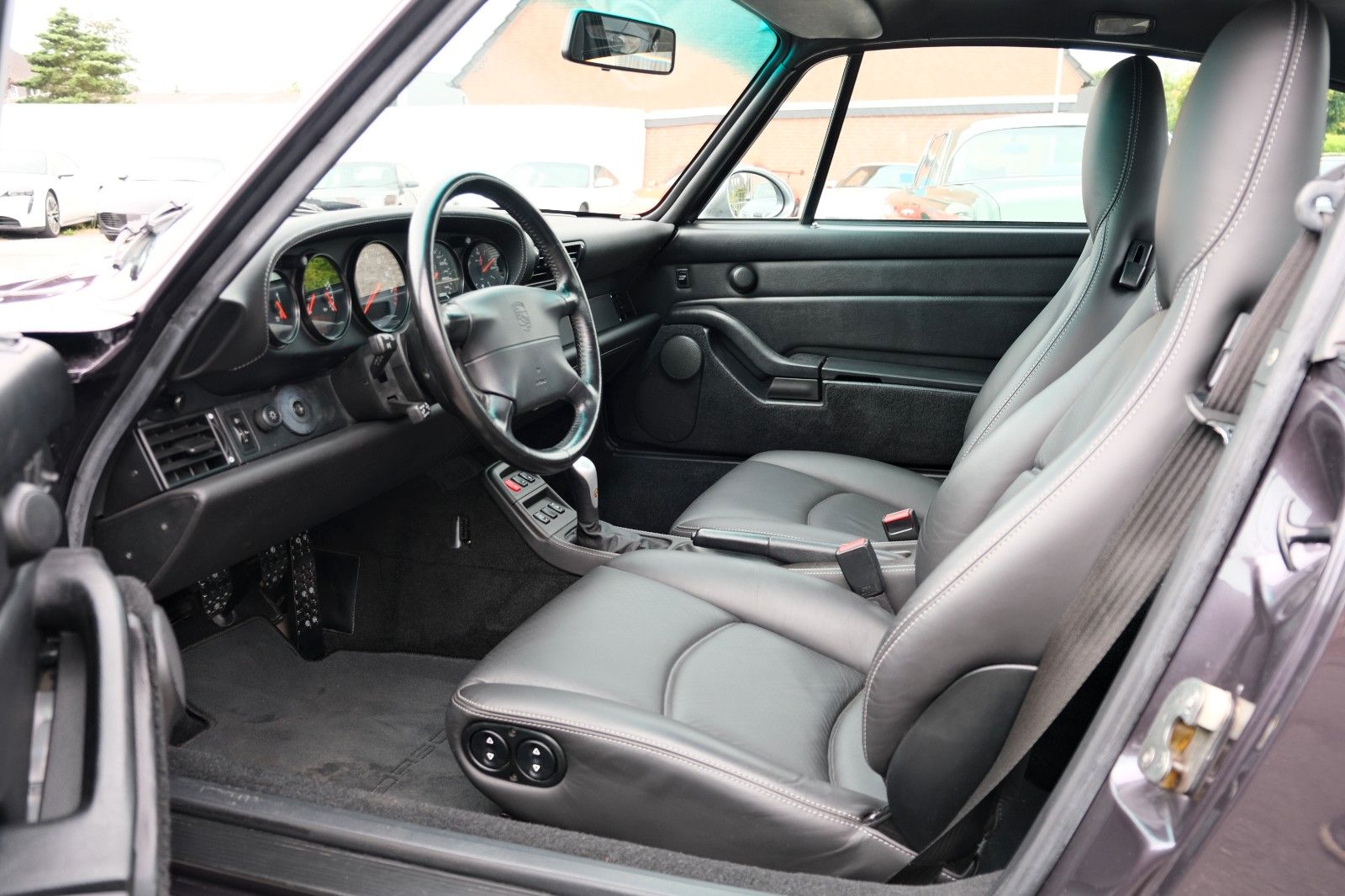Fahrzeugabbildung Porsche 993 Carrera 4 Schalt/Unikat Turbo Breit/50k inv.
