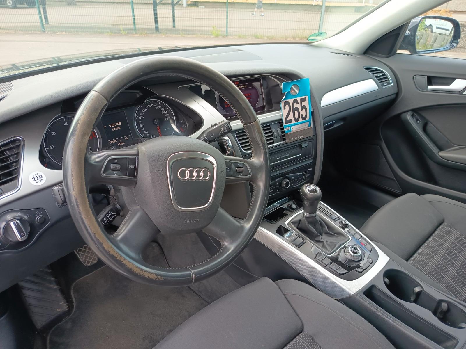 Audi A4 2011 — photo 15