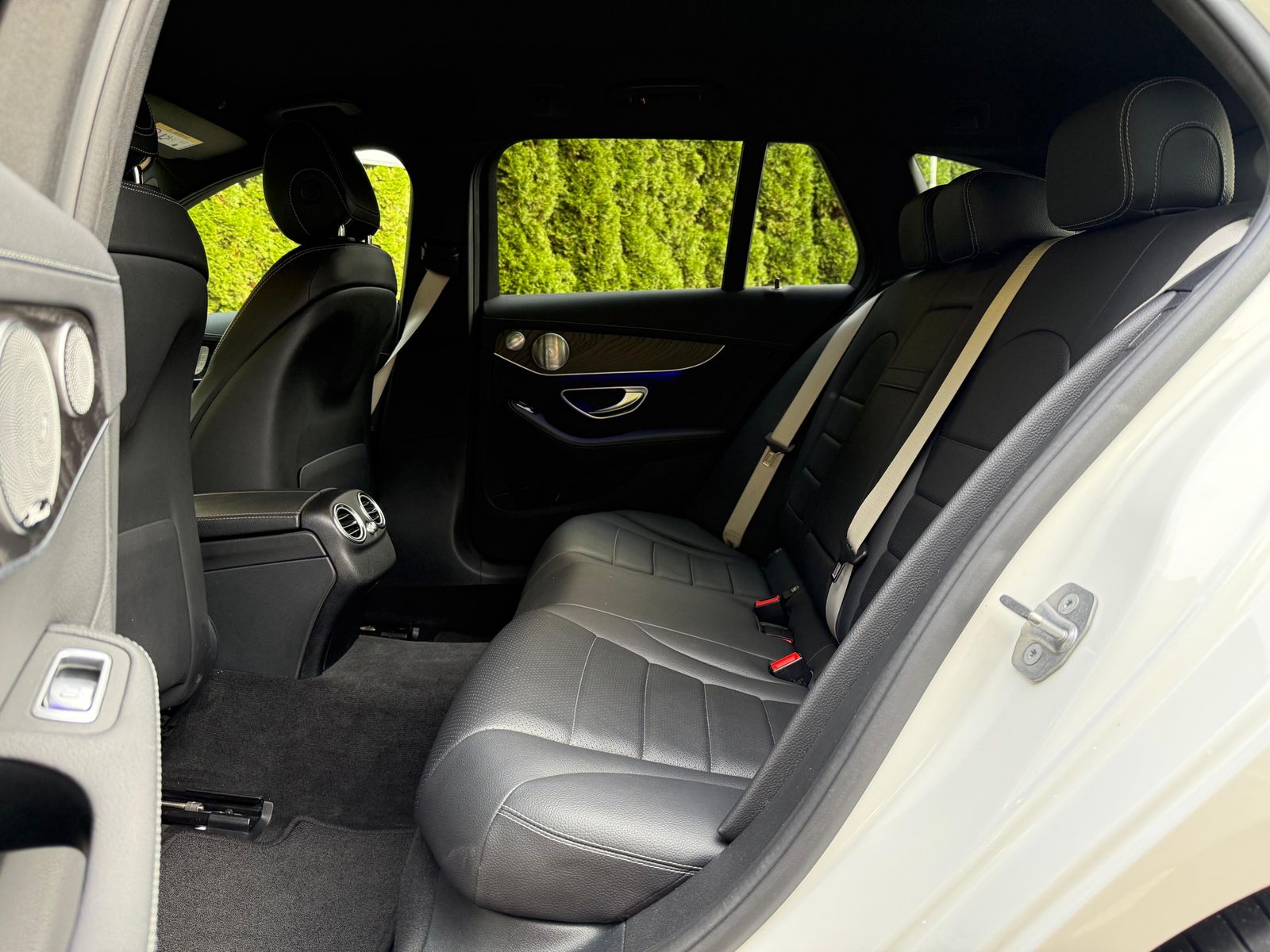 Fahrzeugabbildung Mercedes-Benz C 300 d 4M AMG-Line MULTIB+NIGHT+NAV+KAM+VIRTUAL