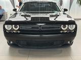 Dodge Challenger 3,6 SXT Plus Navi Glasschiebedach - Dodge Challenger: Coupé