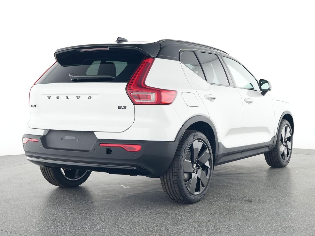Volvo XC40 B3 Ultra Black Edition 2WD