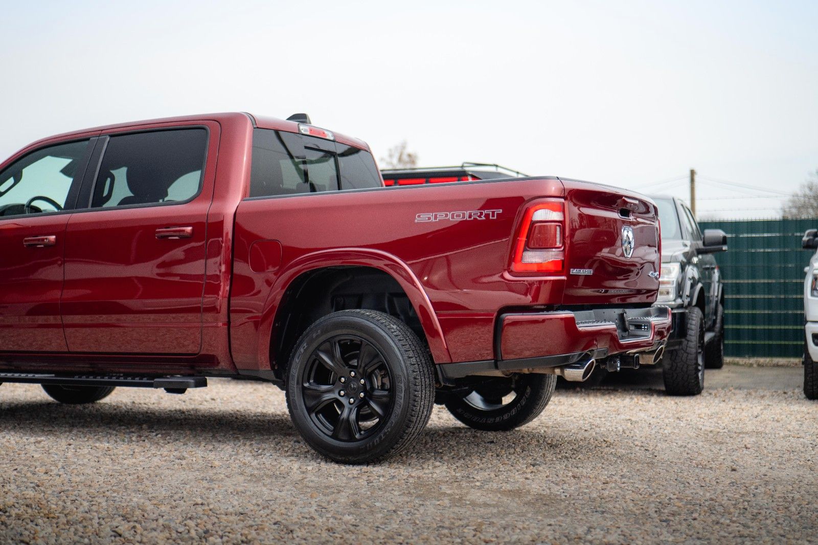 Fahrzeugabbildung Dodge RAM 5.7 V8 HEMI 4x4 NIGHT-Edition LARAMIE Sport