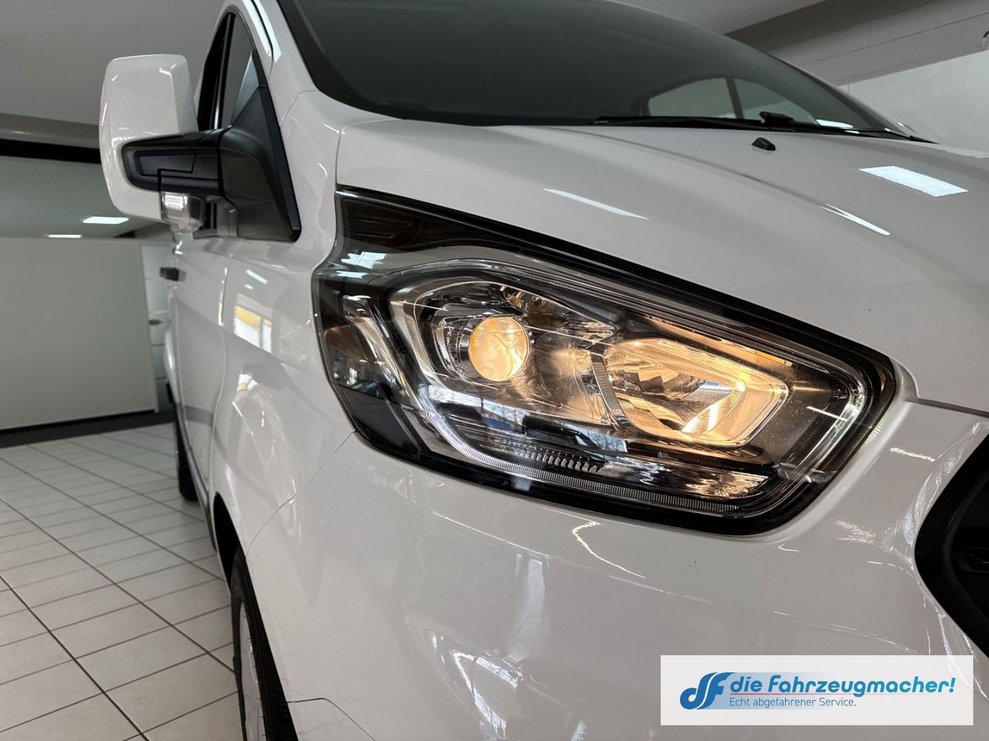 Fahrzeugabbildung Ford Transit Custom Kasten 320 L2 Trend DAB Notbremsa