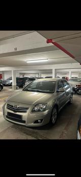 Toyota Avensis Executive 2,0-l-VVT-i Automatik Exec... - Toyota Gebrauchtwagen in Mönchengladbach
