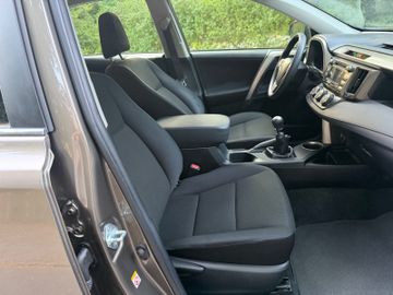 Toyota RAV 4 - 12