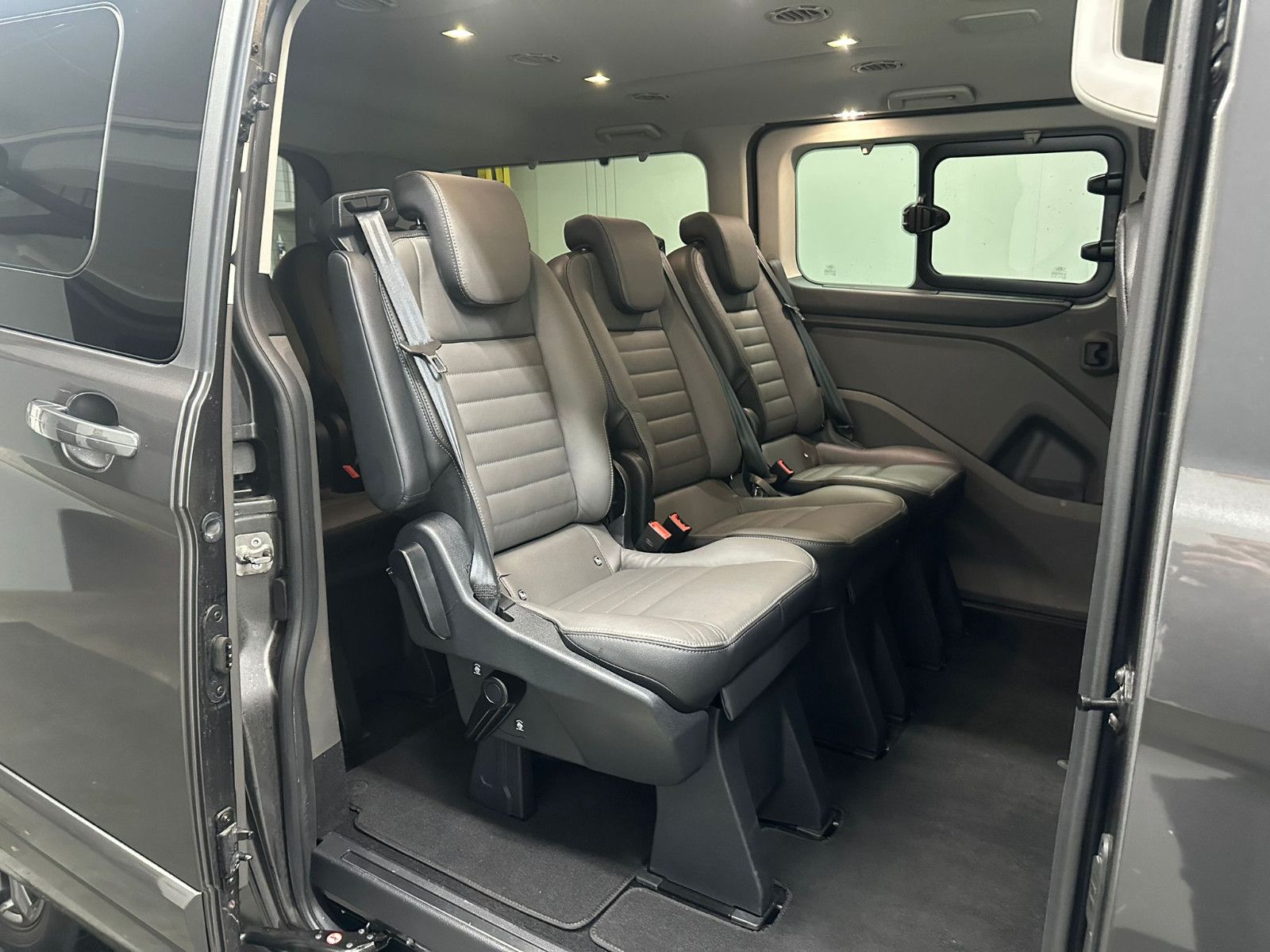 Fahrzeugabbildung Ford Tourneo Custom  320 L2H1 Titanium X*ACC*SDH*2KLI