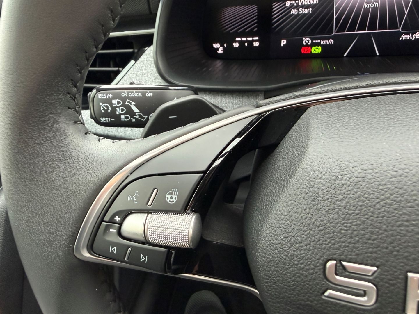 Fahrzeugabbildung SKODA Kamiq Selection el.AHK DigCoc LED CarPlay Winter