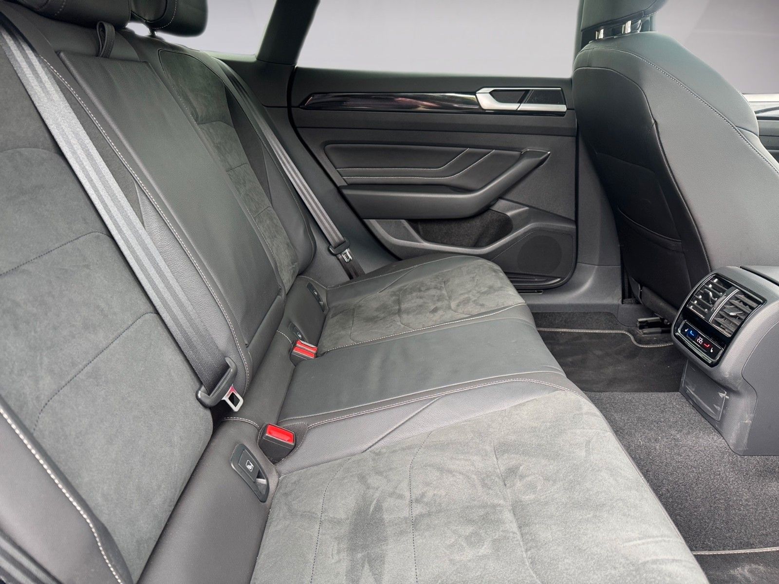 Fahrzeugabbildung Volkswagen Arteon Shooting Brake R-Line 2.0 TDI