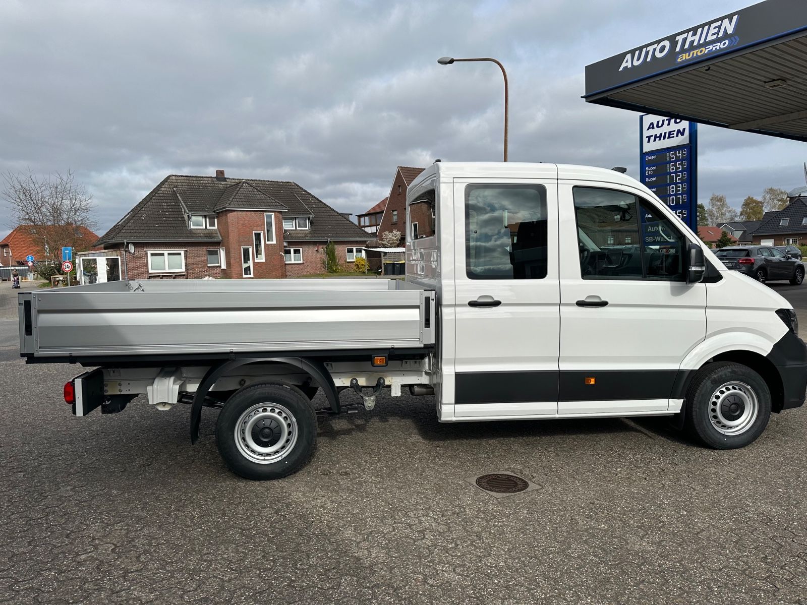 Fahrzeugabbildung Volkswagen Crafter Pritsche 35 DOKA 2.0 TDI Klima/GRA