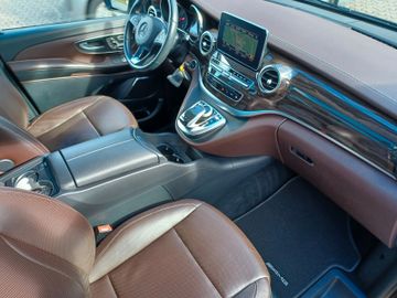 Fahrzeugabbildung Mercedes-Benz V 250d Exclusive Edition 4M Lang AMG-Line/Pano