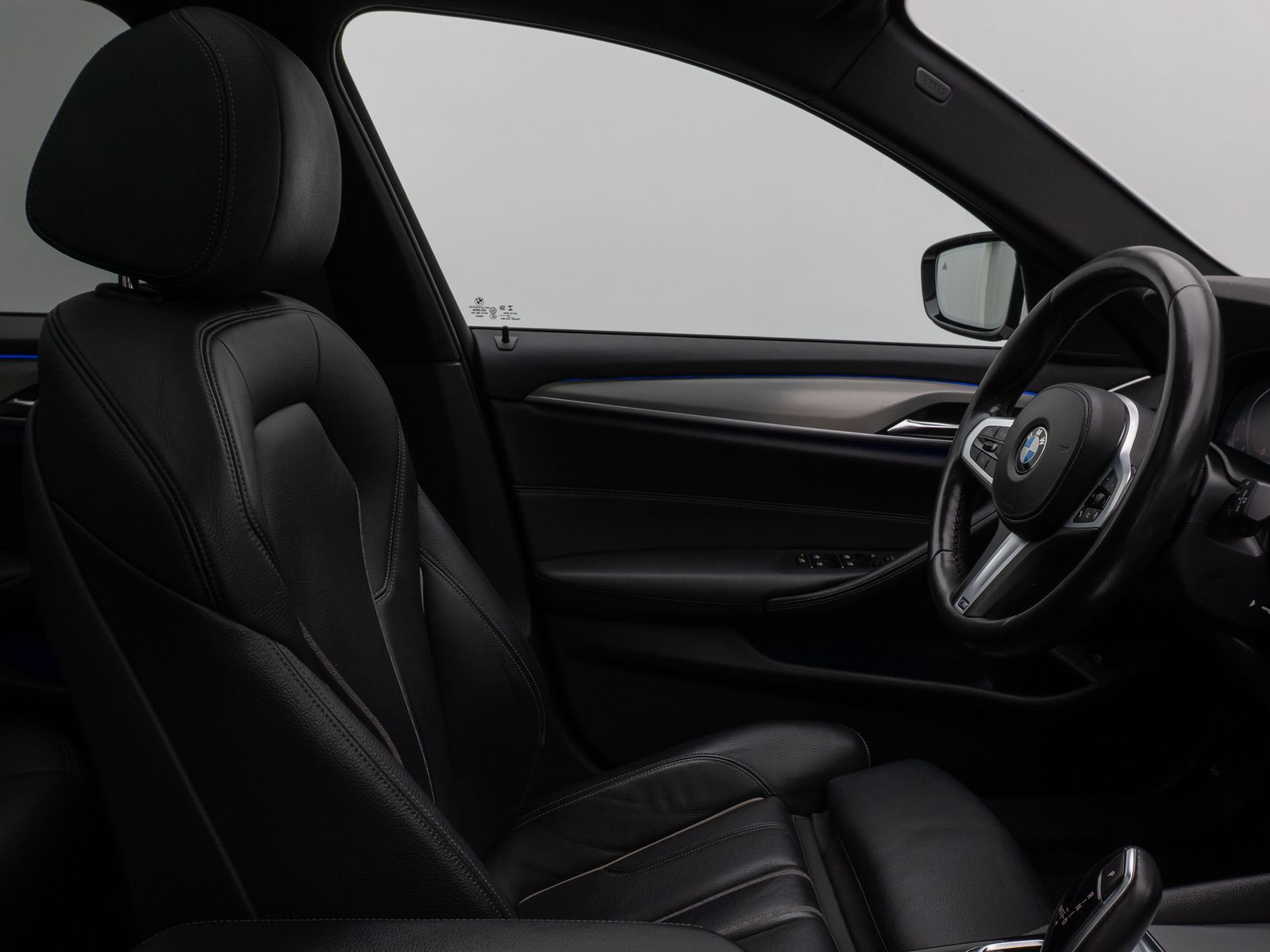 Fahrzeugabbildung BMW 520d Sport Line Kamera Panorama AHK HiFi Alarm