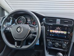 Fahrzeugabbildung Volkswagen Golf VII 1.5 TSI Highline LED NAVI SHZ