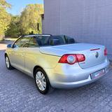 Volkswagen Eos 2.0 - Volkswagen Eos mit Benzin-Antrieb: Vollleder