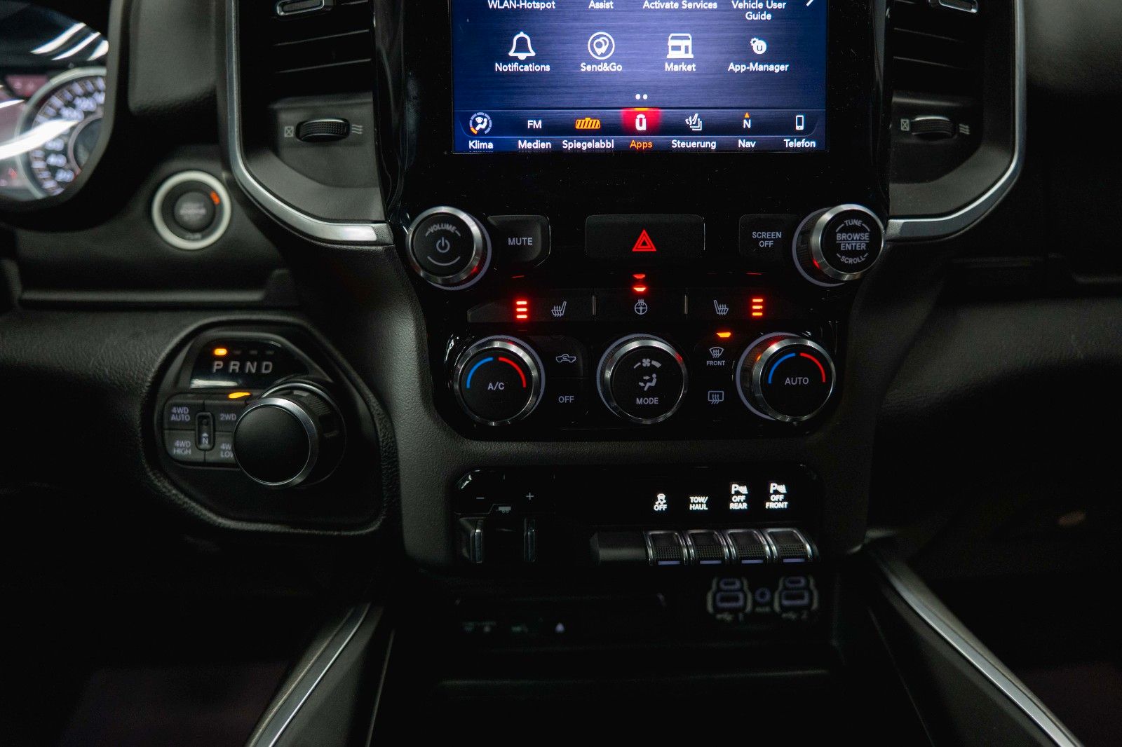 Fahrzeugabbildung Dodge RAM 5.7 V8 HEMI 4x4 OFFROAD Night HarleyDavidson