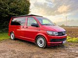 Volkswagen T6 Multivan - rote Volkswagen T6 Multivan