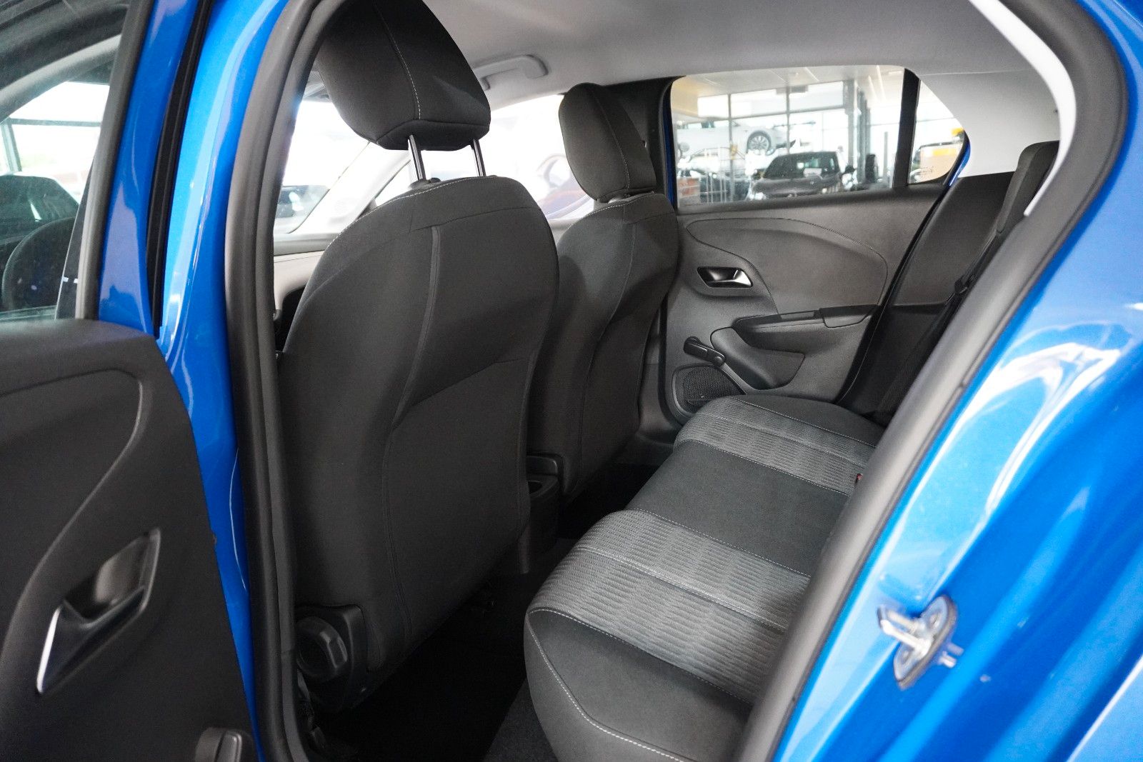 Fahrzeugabbildung Opel Corsa-e F EDITION 7KW NAVI/VIRT/TEMP/DAB/WÄRMEP.