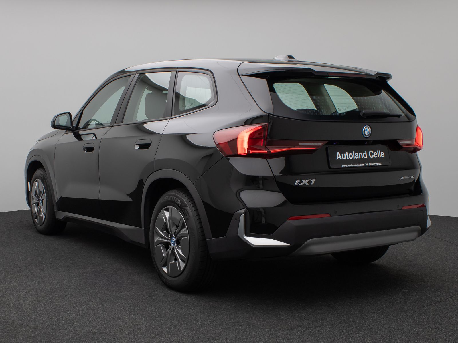 Fahrzeugabbildung BMW iX1 xDrive30 Kamera DAB Sitzhzg LED M Fahrwerk