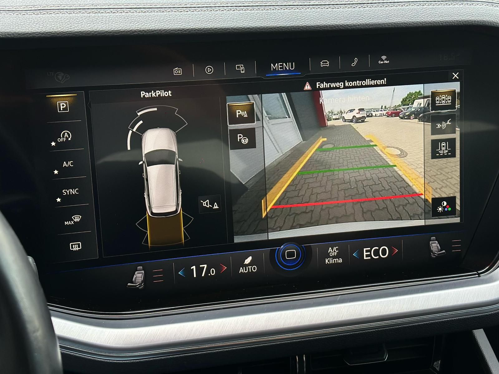 VW Touareg 3.0TDI ELEGANCE 4MOTION LED#AHK#KEYLE#SH - Image 21