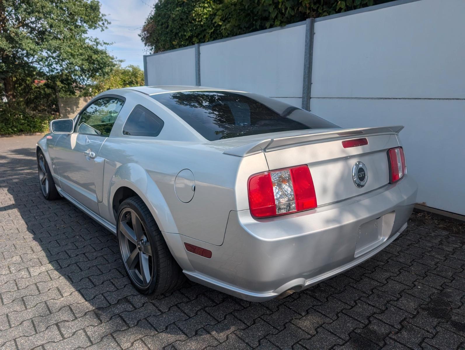Ford Mustang GT V8 4.6 305ch - Sièges Sport éléctriques - Pneus été - Régulateur de vitesse
